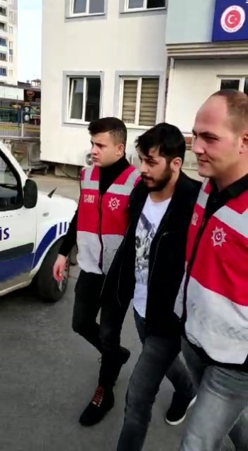 (Özel) Cezaevi Firarisinin İkiz Kardeş Oyununu Polis Bozdu
