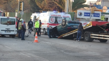 (Özel) Engelli Çocukları Taşıyan Servis Minibüsü İle Otomobil Çarpıştı: 5 Yaralı
