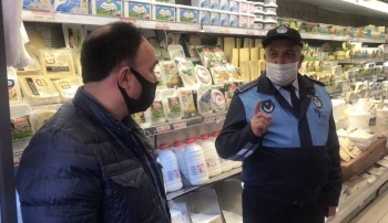 (Özel) İstanbul’Da Denetimde Maske Takmayan Gence: “Suriyelilere Virüs Bulaşmıyor Mu"
