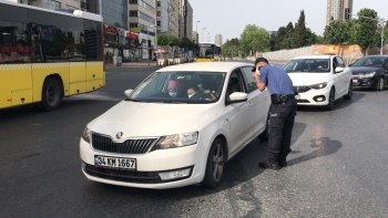 (Özel) İstanbul’Da Trafik Denetiminde İlginç Anlar Kamerada
