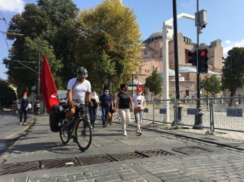 (Özel) Köln’Den 3 Bin 300 Kilometre Pedalı Ayasofya İçin Çevirdi
