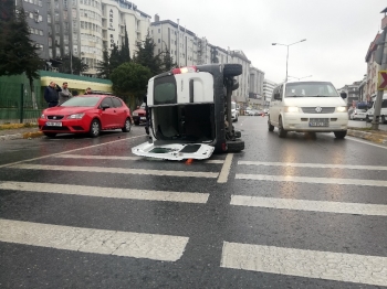 (Özel) Park Halindeki Otomobillere Çarpan Araç Takla Attı
