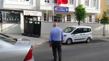 (Özel) Pendik’Te Sokakta Bulduğu Cüzdanı Polise Teslim Etti
