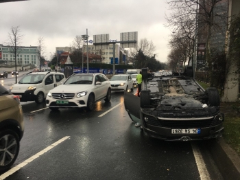 (Özel) Sarıyer’De Otomobil Takla Attı, Cadde Trafiğe Kapatıldı
