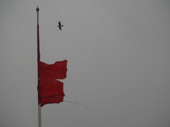 (Özel) Taksim’De Yırtılan Dev Türk Bayrağı Değiştirildi
