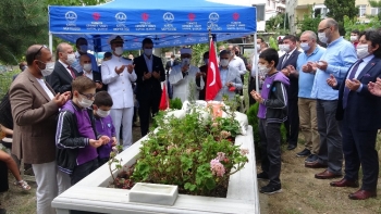 15 Temmuz Şehidi, Kartal’Daki Kabri Başında Dualarla Anıldı
