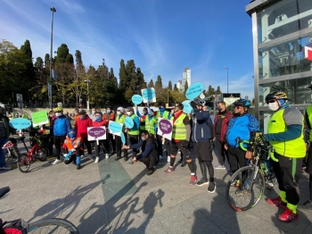 300 Bisikletli “Barikatsız Dünya” İçin Pedal Çevirdi
