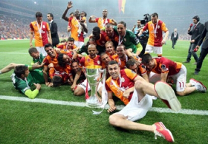 GALATASARAY'DAN AYRILACAK 3 İSİM?