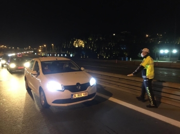 4 Günlük Sokağa Çıkma Kısıtlaması Sonrası 15 Temmuz Şehitler Köprüsü’Nde Polis Denetimleri Başladı
