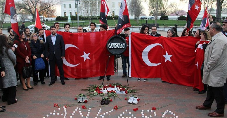 ABD'de yaşayan Türkler Ankara'daki terör saldırısını protesto etti