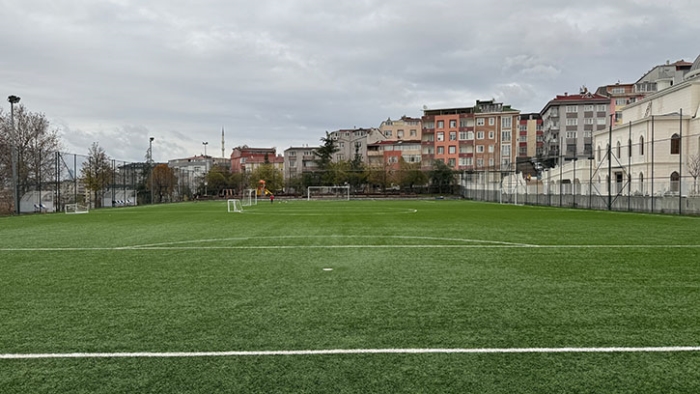 ABİDE-İ HÜRRİYET FUTBOL SAHASI BAŞTAN SONA YENİLENİYOR