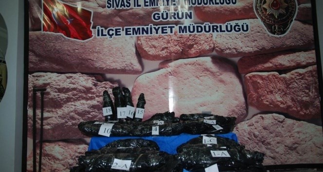 Akaryakıt deposunda 19 kilo kilo esrar yakalandı