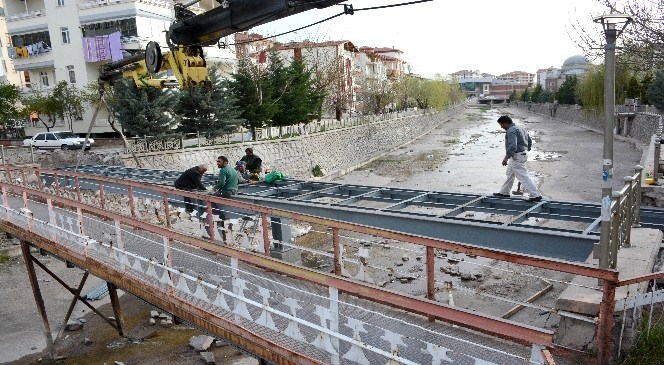 Aksaray  Belediyesi  Yeni  Köprüler  Yapıyor