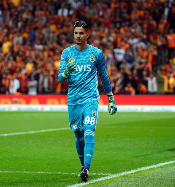 Altay: 26 - Muslera: 16
