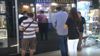 Altının Rekor Kırmasıyla Tarihi Kapalıçarşı’Daki Sarraflarda Yoğunluk Oluştu
