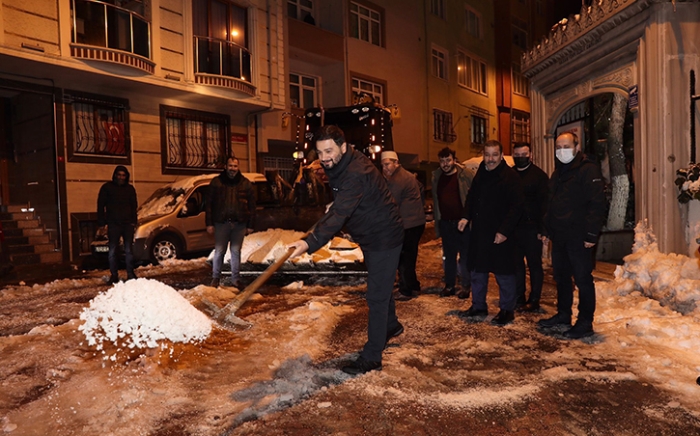 ANA CADDE VE ARA YOLLAR KARDAN TEMİZLENDİ