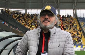 Ankaragücü, Mustafa Reşit Akçay İle Yolları Ayırdı
