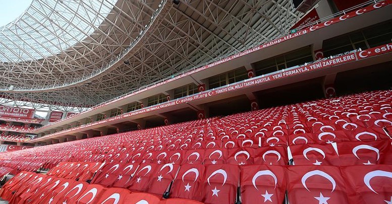 Antalya Stadı milli maça hazır