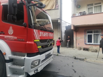 Avcılar’Da Binada Yangın, Vatandaşlar Göz Yaşı Döktü
