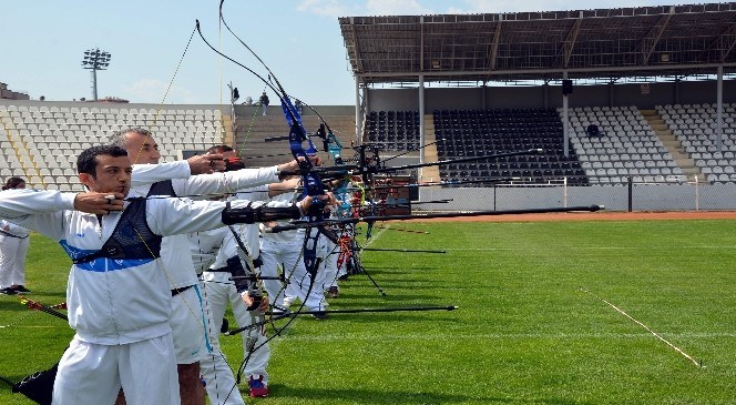 Aydın'da  Okçuluk  Rüzgarı  Esti