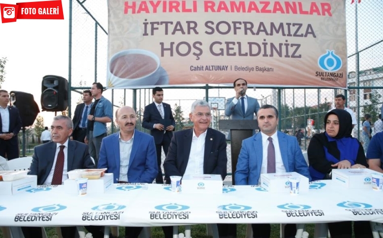 Bakan Bozkır; Ramazan’ın Bereketi Sokak İftarlarıyla Paylaşılıyor