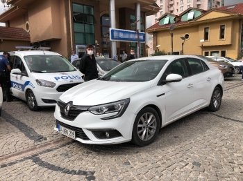 Banka Sırasında 70 Bin Lirası Çalındı
