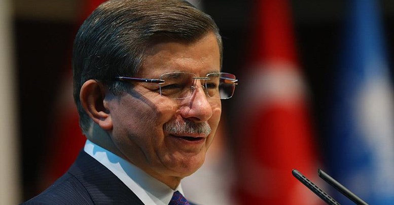 Başbakan Davutoğlu akademisyenlerle bir araya geldi