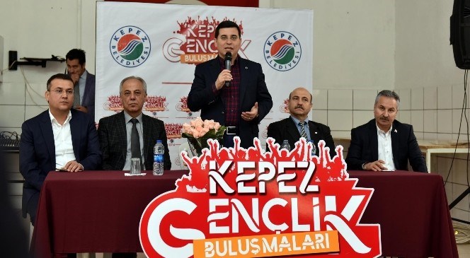 Başkan  Genç  Öğrencilerle  Buluşmaya  Devam  Ediyor