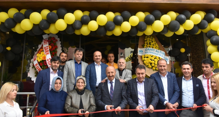 Başkan Altunay "Pusula Cafe" Açılışını Yaptı