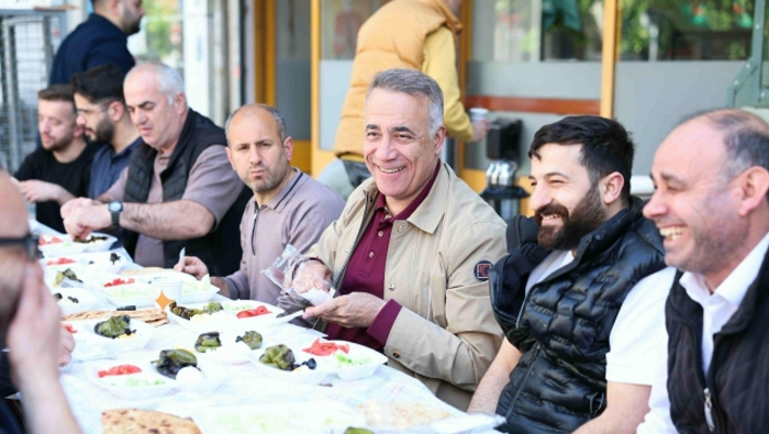 Başkan Dursun Esnafla Kahvaltı Sofrasında
