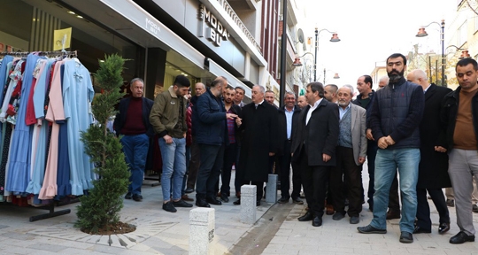 Başkan Remzi Aydın'dan Özlem Çarşısı esnafıyla toplantı