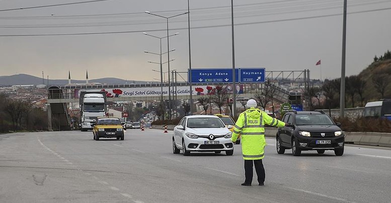 Başkentteki AVM'lerde polisler de görev yapacak