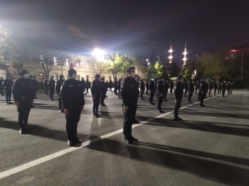 Bayrampaşa Çevik Kuvvet Ekipleri 21.00’Da İstiklal Marşı’Nı Okudu
