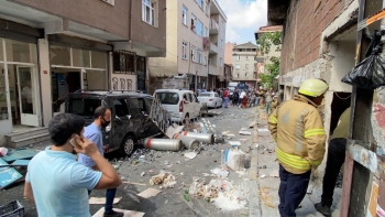 Beyoğlu’Nda İş Yerinde Patlama: 6 Yaralı
