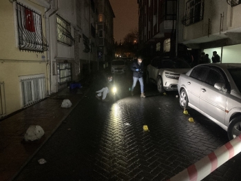 Beyoğlu’Nda Silahlı Saldırı: 16 Yaşındaki Genç Ağır Yaralı
