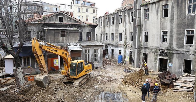 Beyoğlu'nun 184 yıllık tanığı restore ediliyor