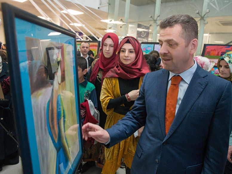 Bilgi Evleri öğrencilerinin birbirinden güzel resimleri sergileniyor