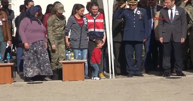 Bismil şehidinin töreninde yürekleri dağlayan anlar