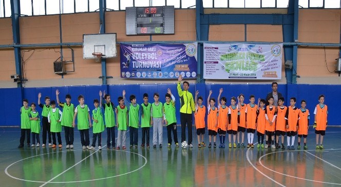 Bozüyük  Belediyesi'nin  Minikler  Futsal  Şenliği  Başladı