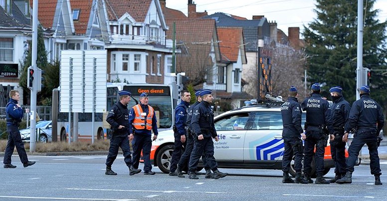 Brüksel'deki terör saldırılarıyla ilgili 2 kişi tutuklandı