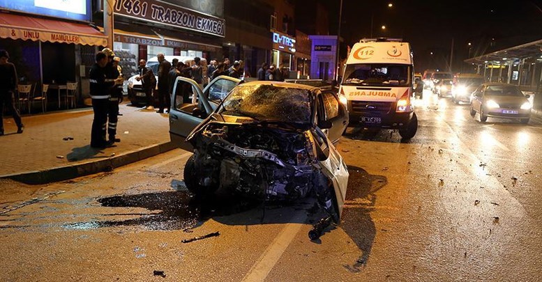 Bursa'da trafik kazası: 1 ölü, 3 yaralı