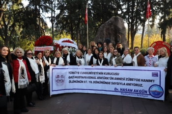 Büyükçekmeceli Kadınlar, Zübeyde Hanım’I Kabri Başında Andı
