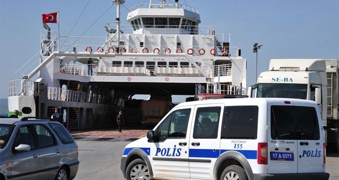 Çanakkale'ye gelen sığınmacılar Trakya'ya geçti