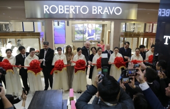 Çin’Deki Tek Türk Mücevher Mağazası; Roberto Bravo
