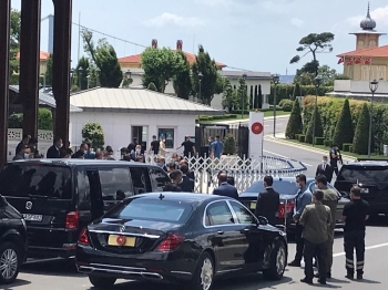 Cumhurbaşkanı Erdoğan Pandemi Sürecinden Sonra İstanbul’Da İlk Kez Bir Camide Cemaatle Cuma Namazı Kıldı
