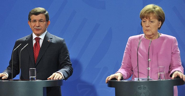 Davutoğlu ile Merkel terör saldırılarını görüştü