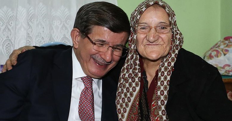 Davutoğlu'nun Kızılcahamam ziyaretinde renkli diyaloglar