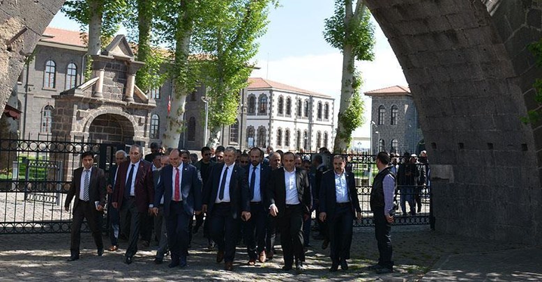 Diyarbakır'da 'Yedi Renk Tek Yürek' buluşması