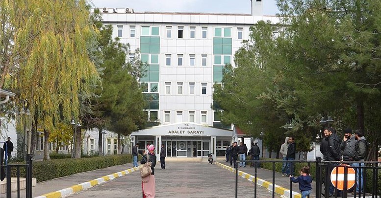 Diyarbakır'daki terör soruşturmasında 9 tutuklama