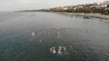 Dünyaca Ünlü Yüzücü Michael Read Avcılar’Da Kulaç Attı
